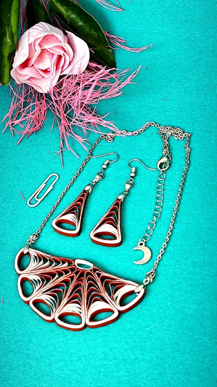 Комплект квиллинг-графика.