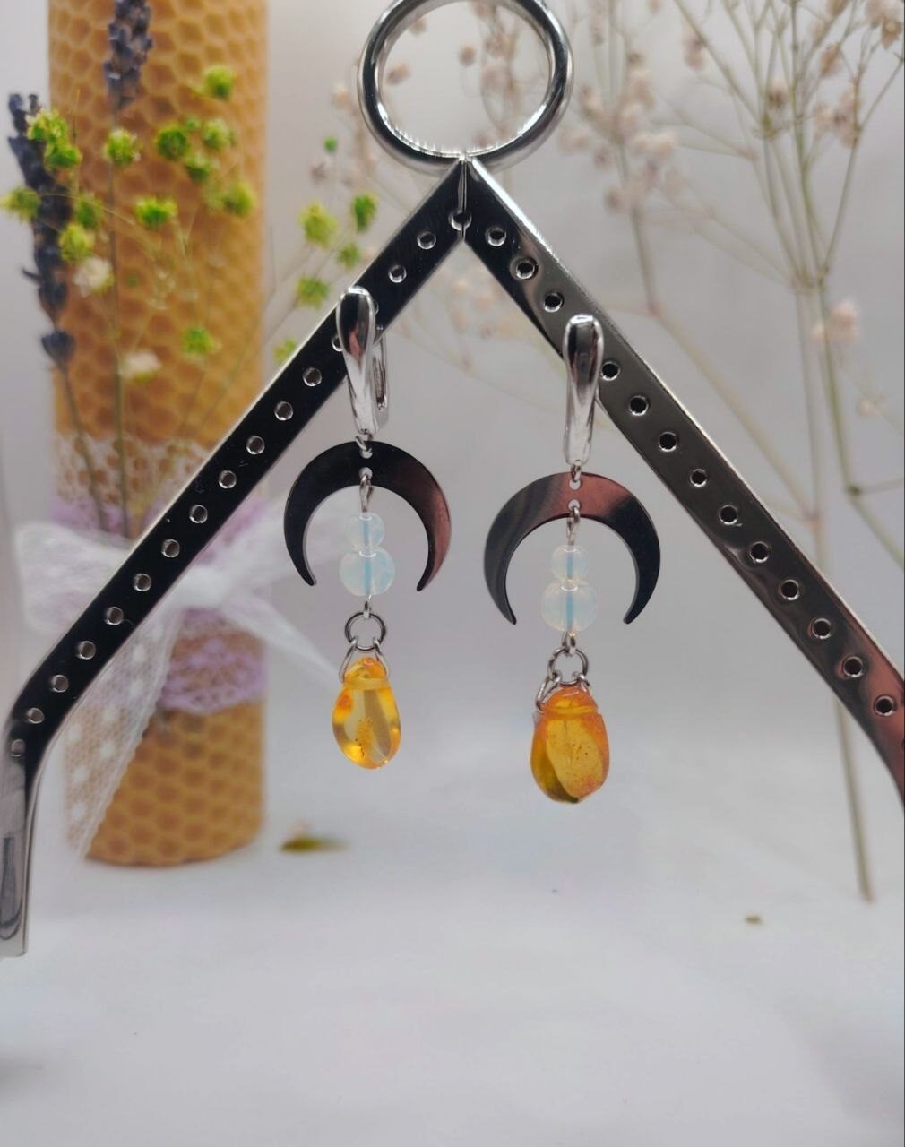 ТАНЕЦ ОПАВШИХ ЛИСТЬЕВ. Серьги с янтарем и опалитом