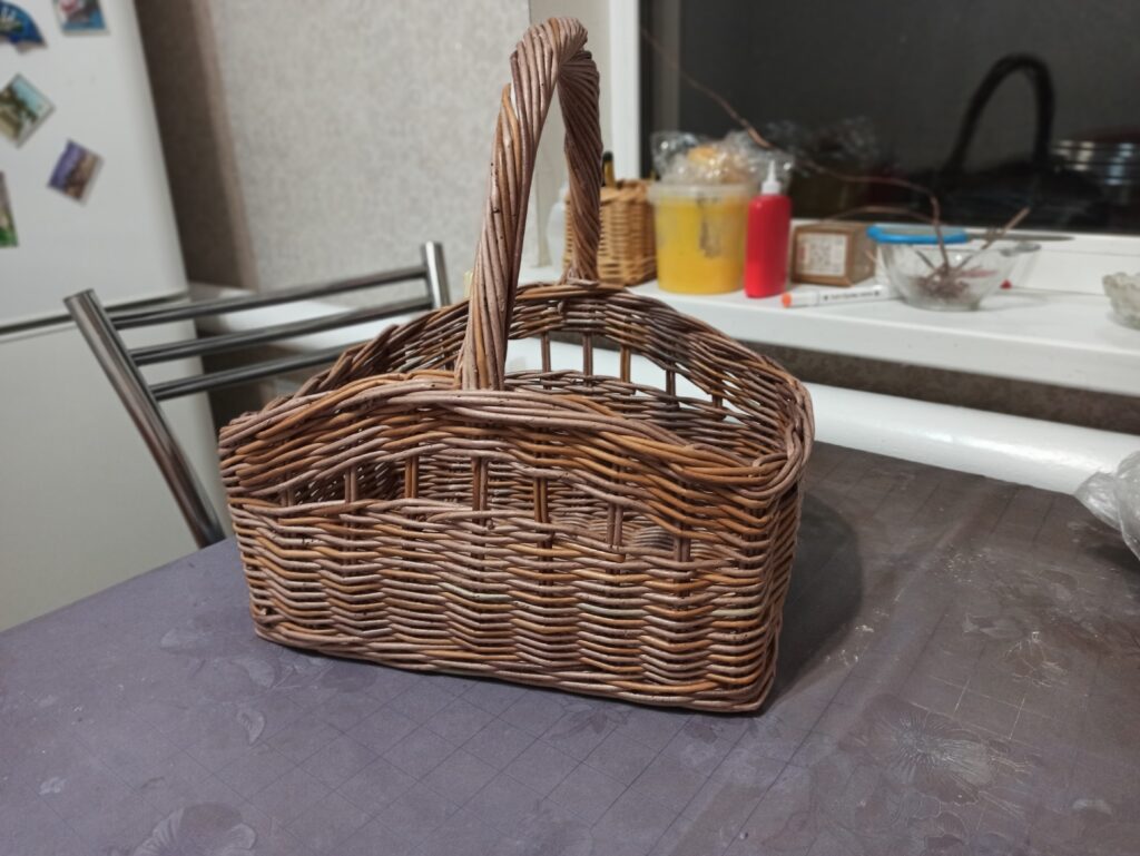 Плетеные грибные, пикниковые, цветочные и подарочные корзины