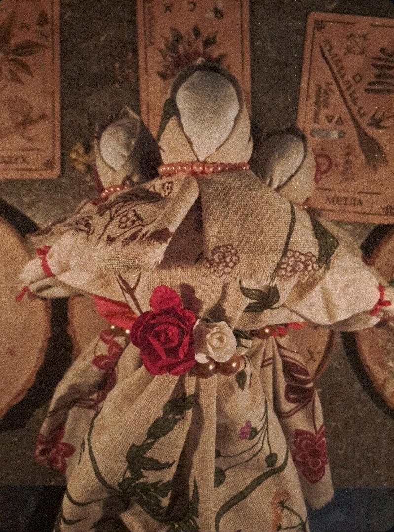 Славянский оберег куколка-мотанка