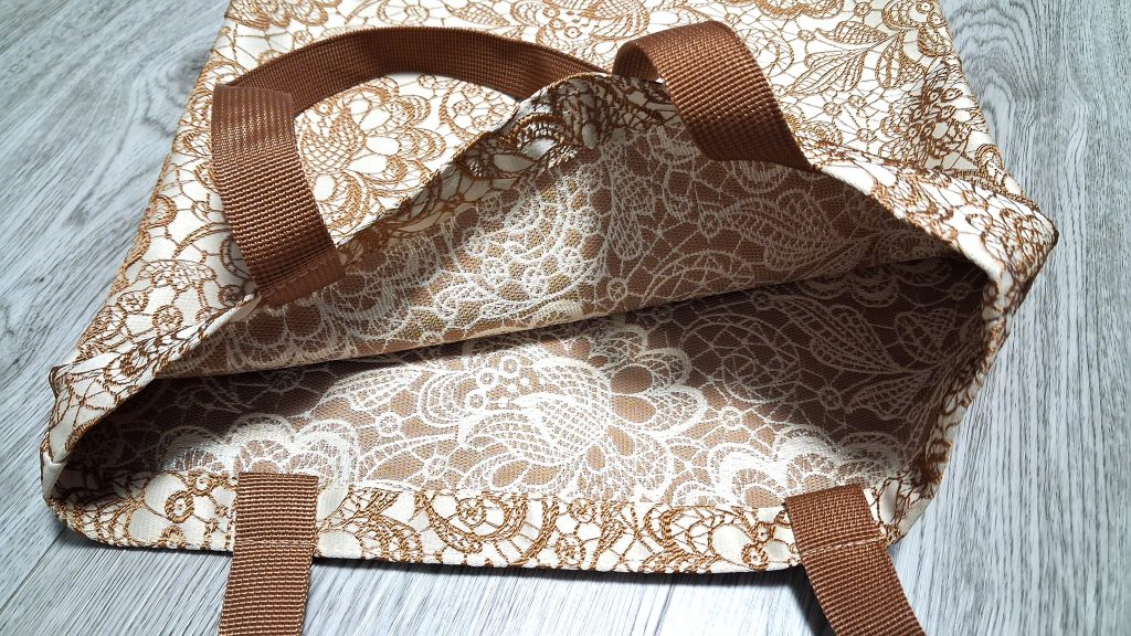 Сумка шоппер с имитацией вышивки бежевая