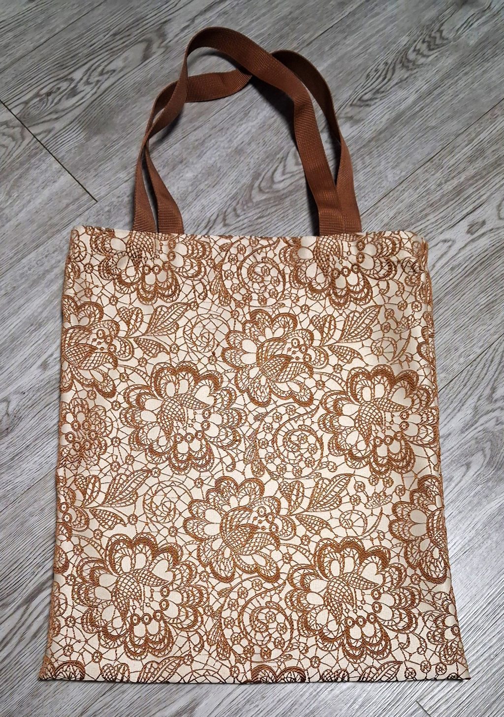 Сумка шоппер с имитацией вышивки бежевая