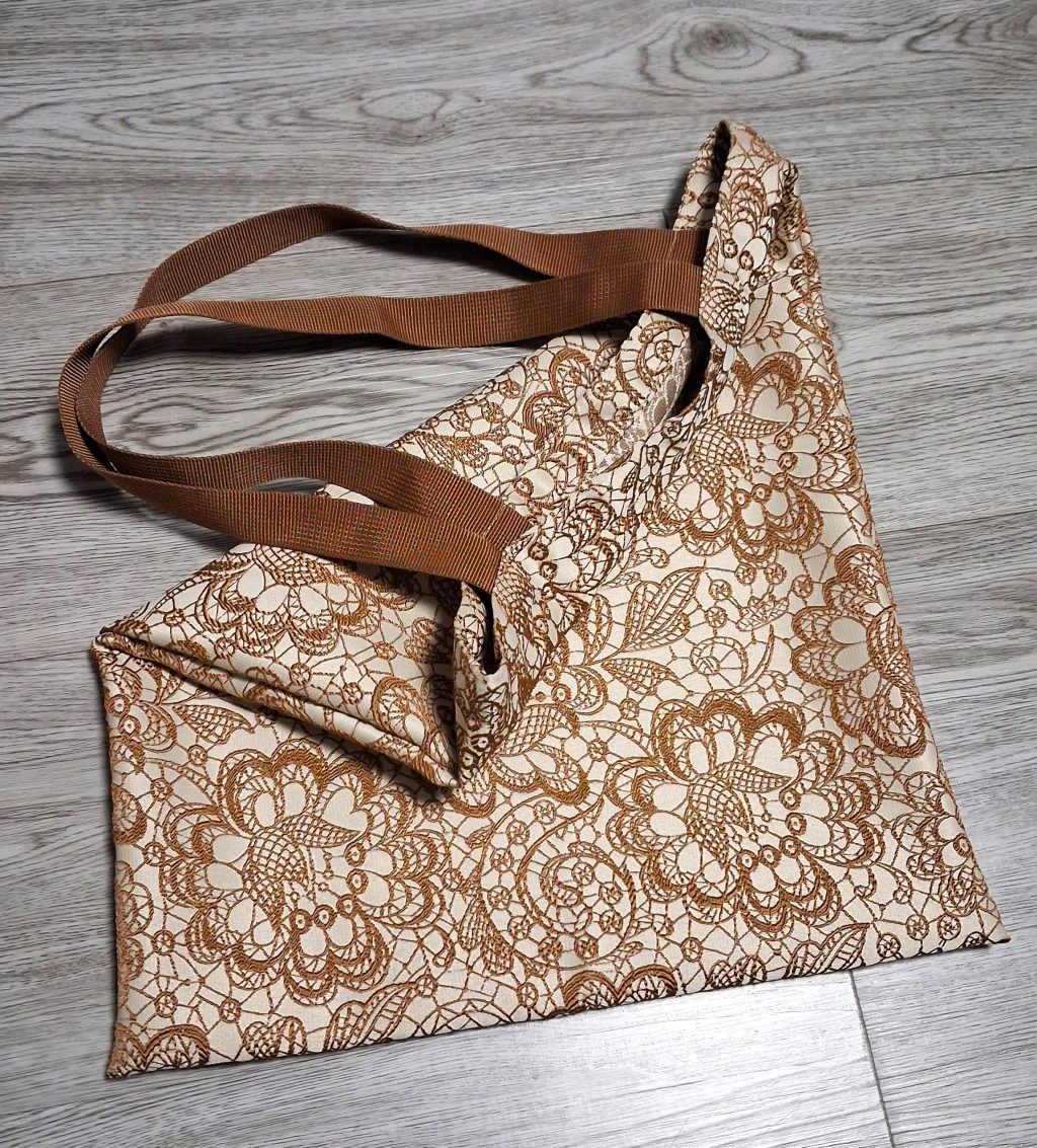 Сумка шоппер с имитацией вышивки бежевая