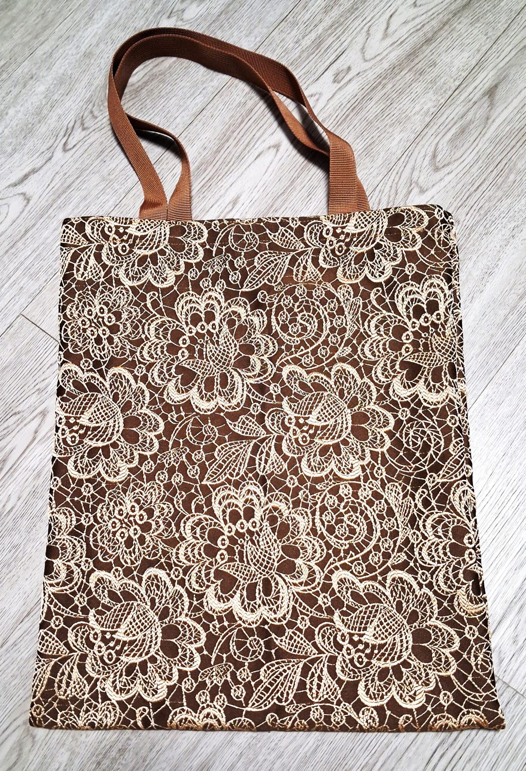 Сумка шоппер с имитацией вышивки коричневая