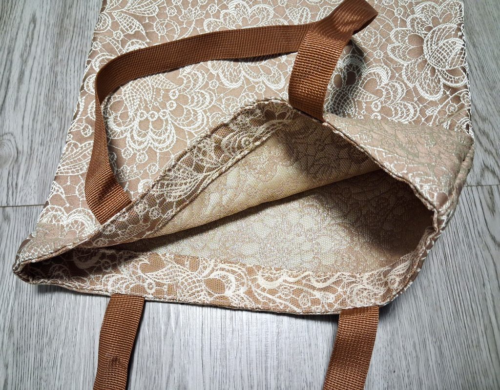 Сумка шоппер с имитацией вышивки кремовая