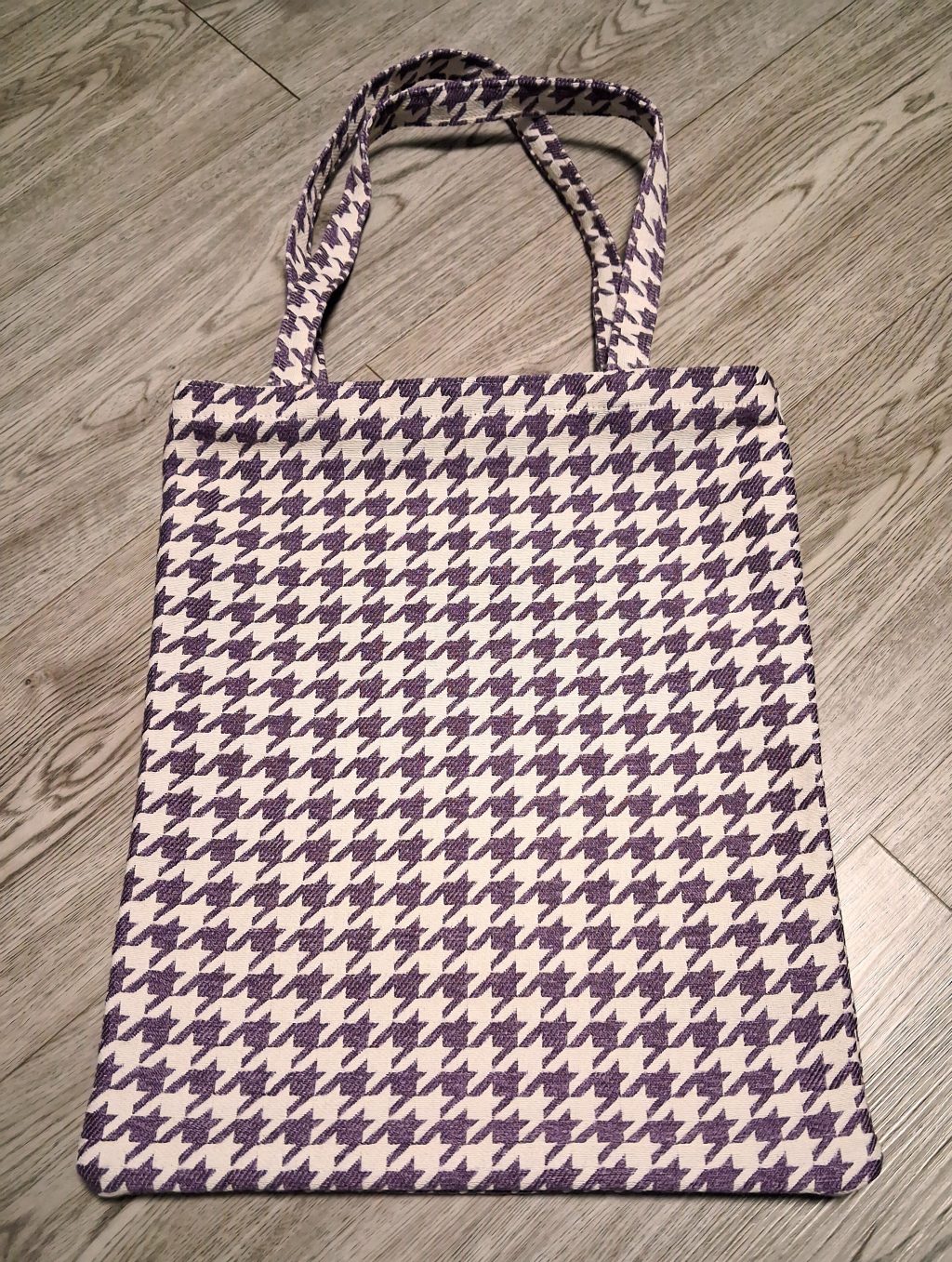 Сумка шоппер с узором труссарди. Фиолетовая.