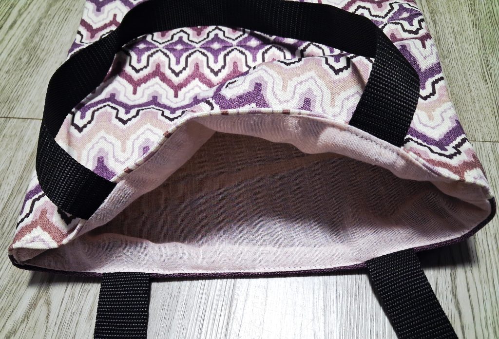 Сумка шоппер с геометрическим узором. Фиолетовая.