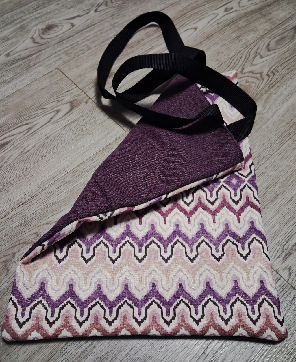 Сумка шоппер с геометрическим узором. Фиолетовая.