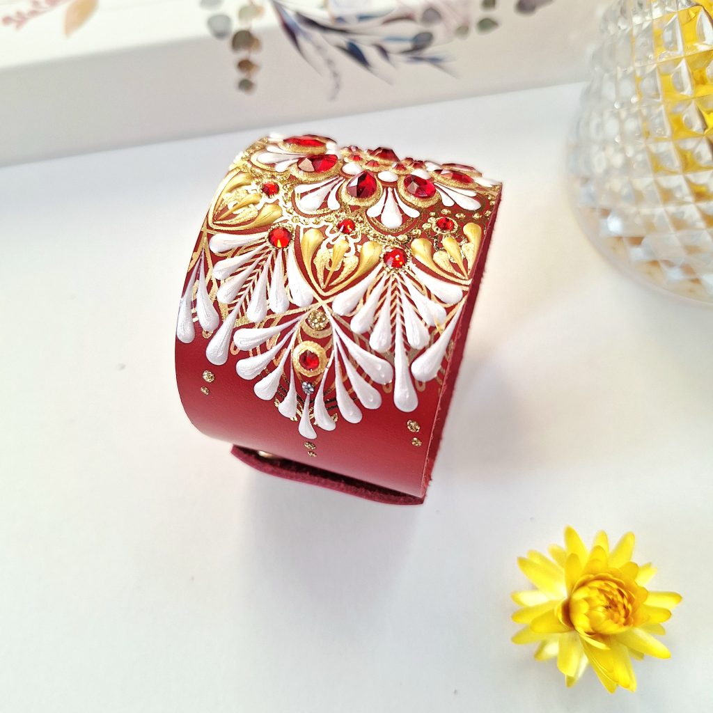 Браслет на запястье 19-20 см из натуральной кожи.