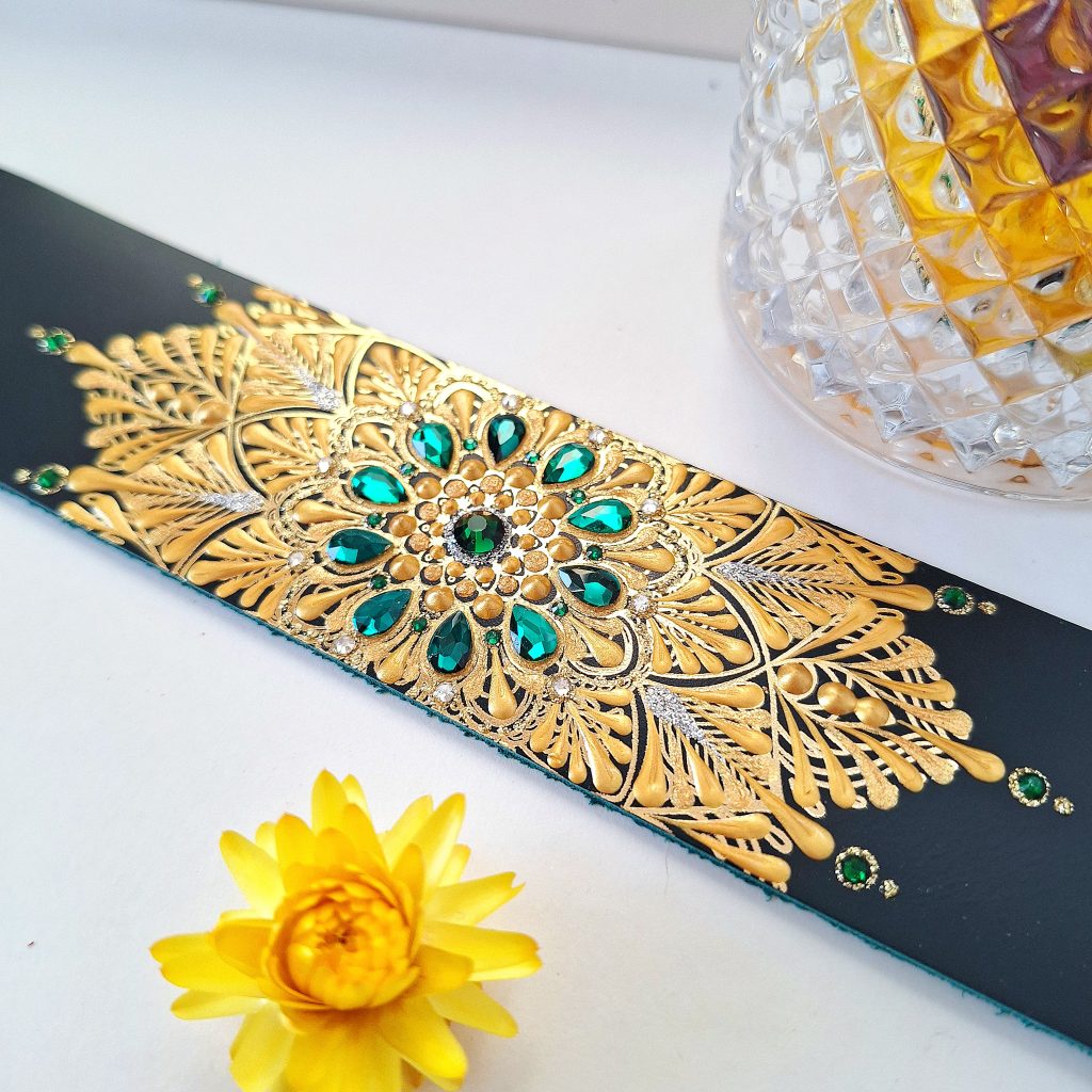 Браслет на запястье 19-20 см из натуральной кожи.