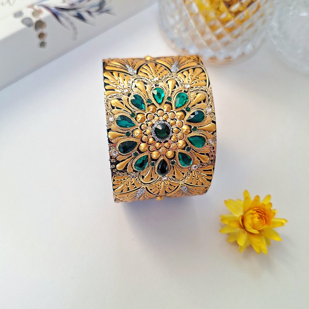 Браслет на запястье 19-20 см из натуральной кожи.