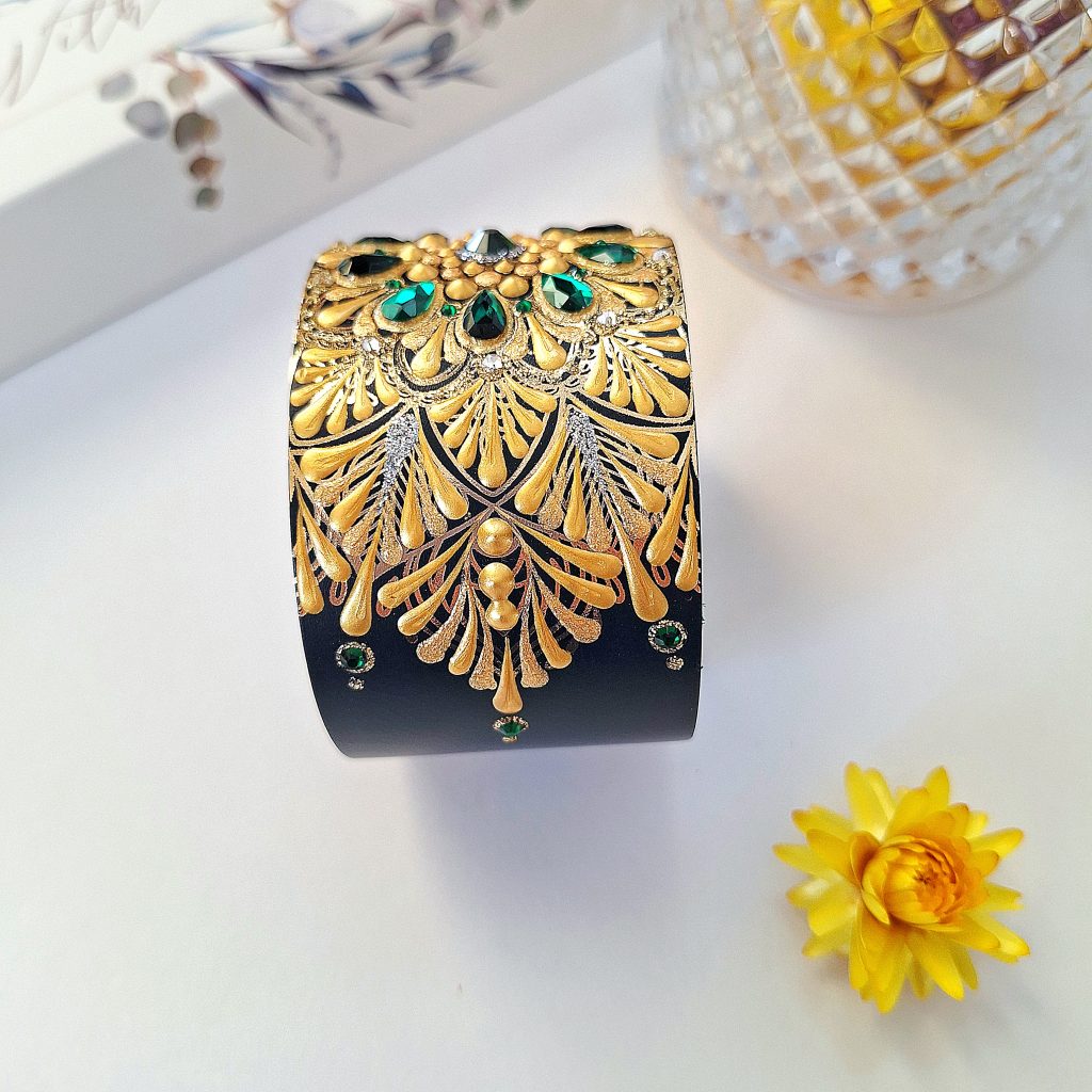 Браслет на запястье 19-20 см из натуральной кожи.