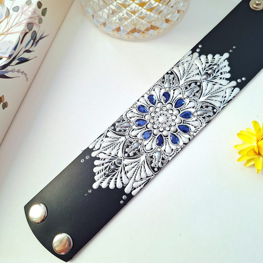 Браслет на запястье 19-20 см из натуральной кожи.