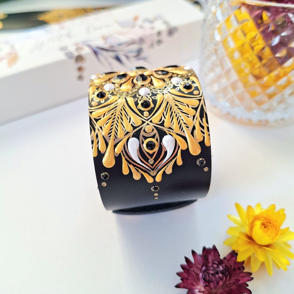 Браслет на запястье 19-20 см из натуральной кожи.