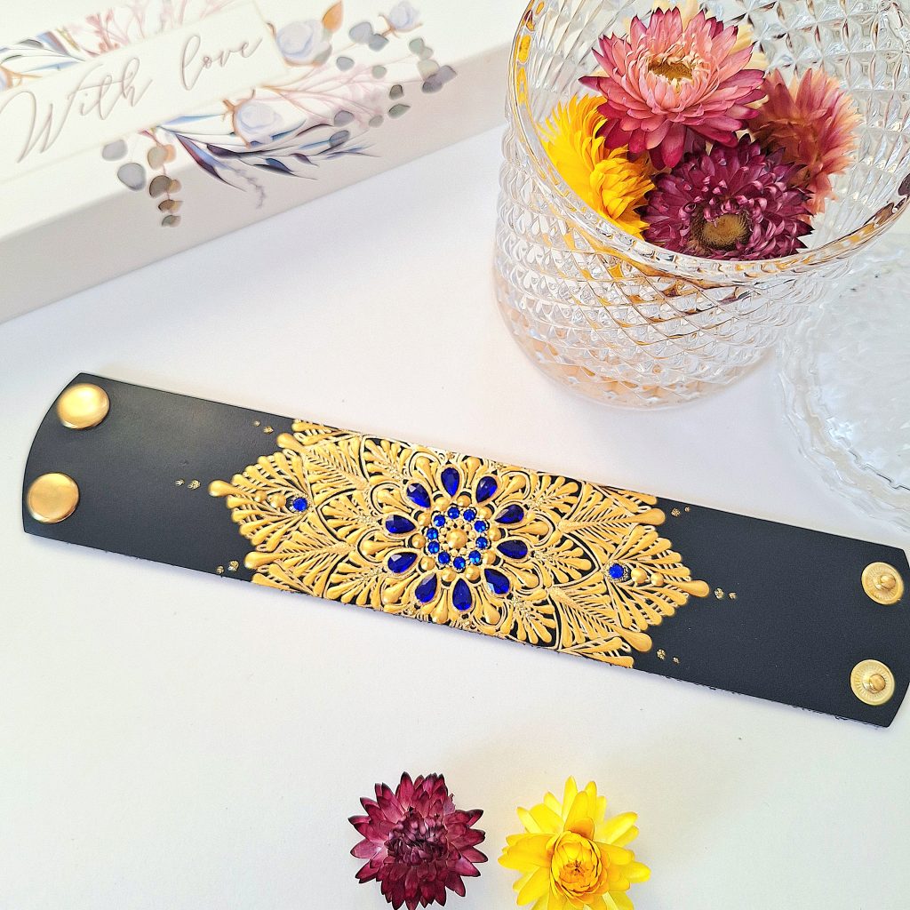 Браслет на запястье 19-20 см из натуральной кожи.