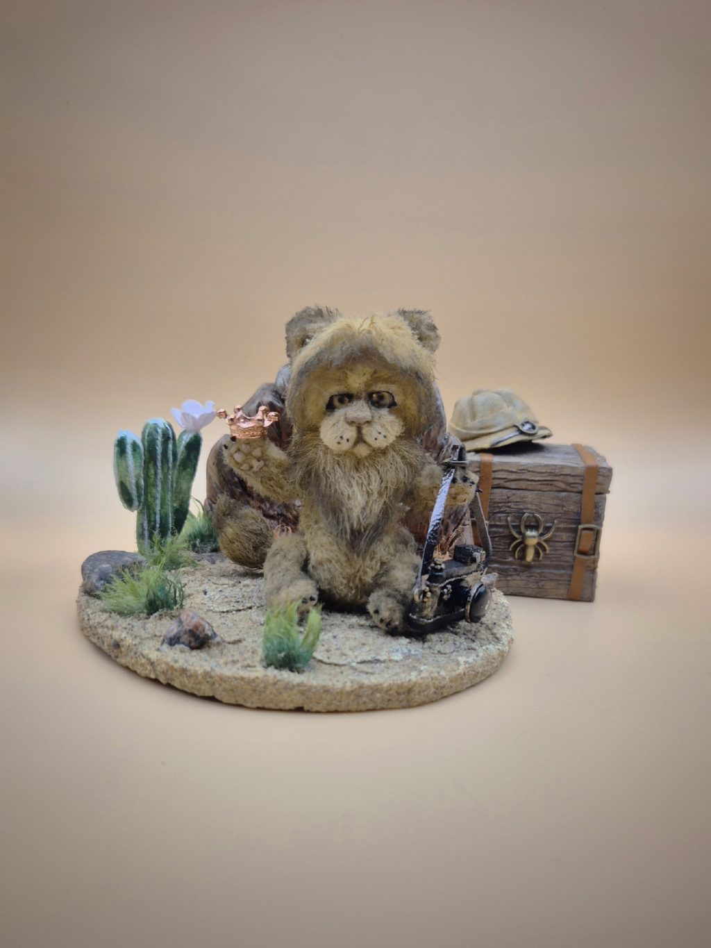 Вязаный лев Бонни Тостопузио