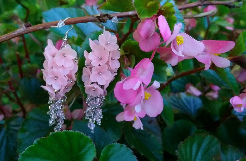 Цветочные серьги грозди из полимерной глины