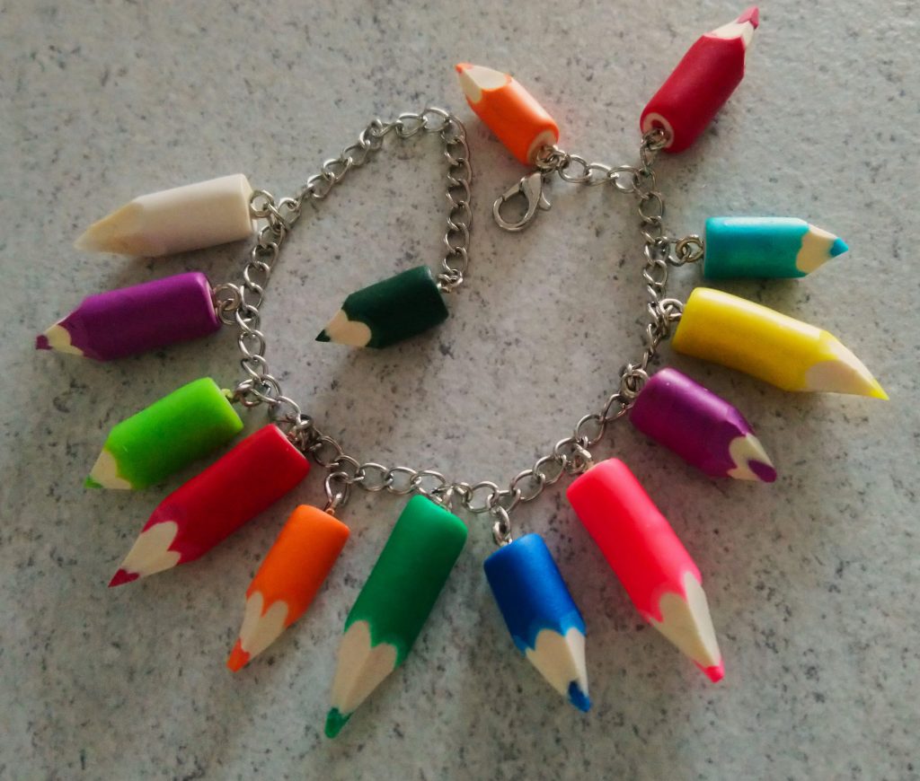 Браслет с карандашами из полимерной глины