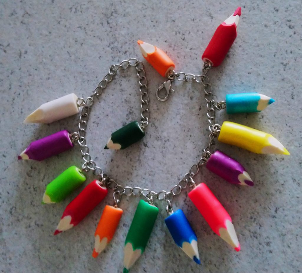 Браслет с карандашами из полимерной глины