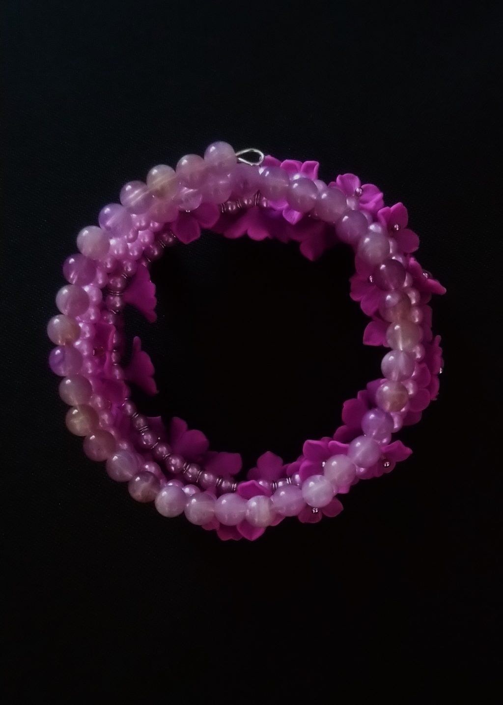 Браслет с сиренью из полимерной глины