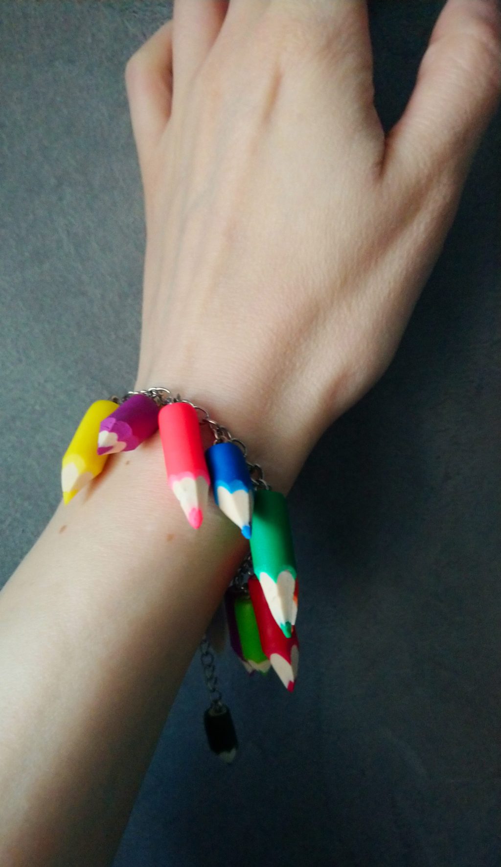 Браслет с карандашами из полимерной глины