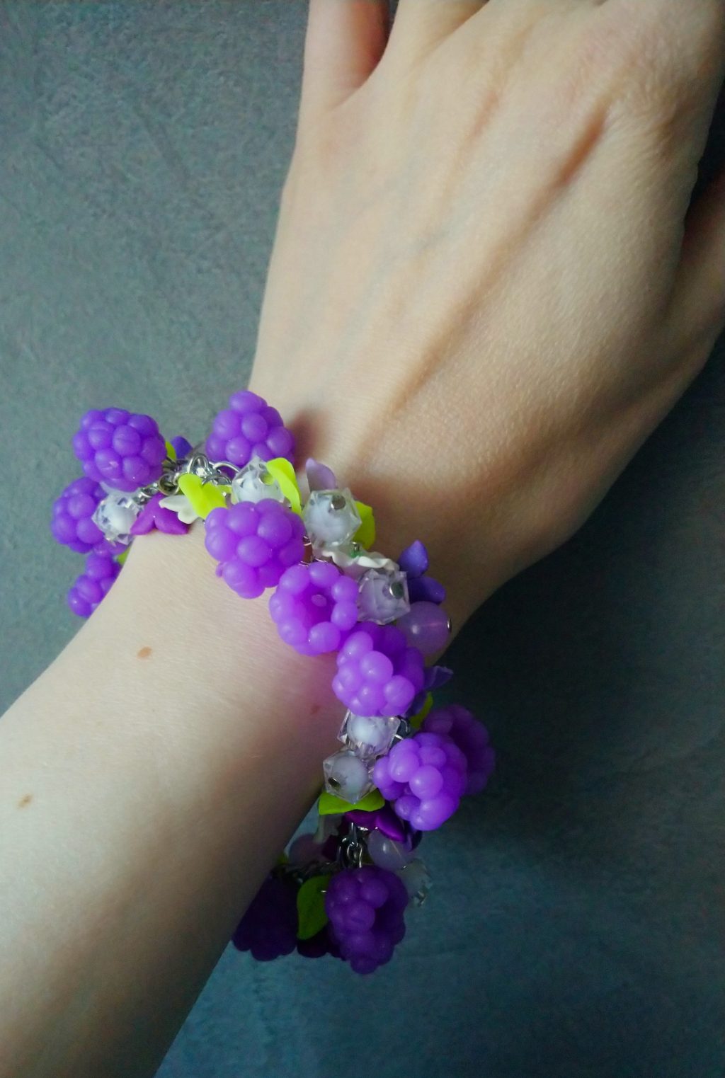 Браслет фантастическая малина из полимерной глины