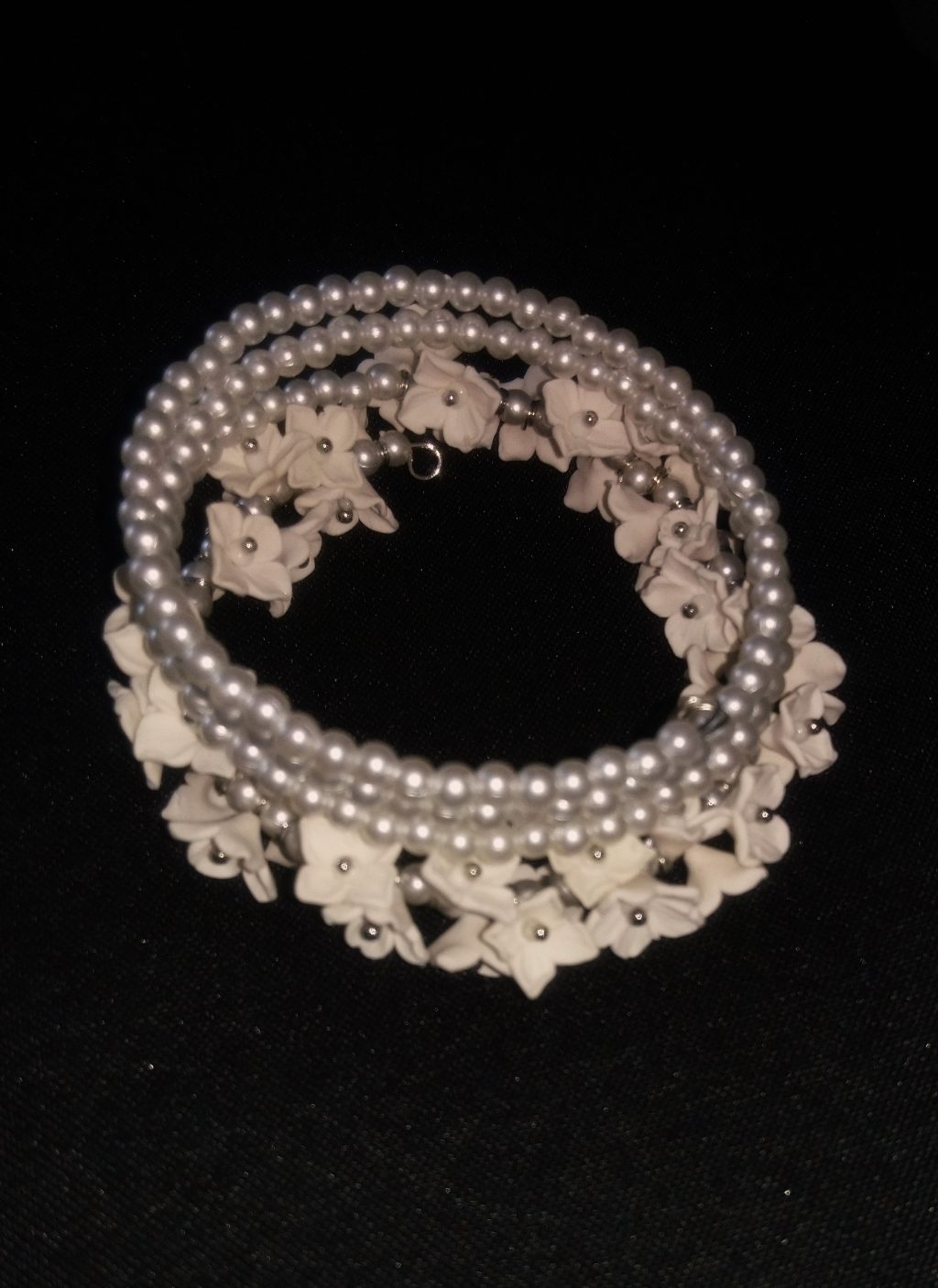 Сирень. Браслет с цветами из полимерной глины