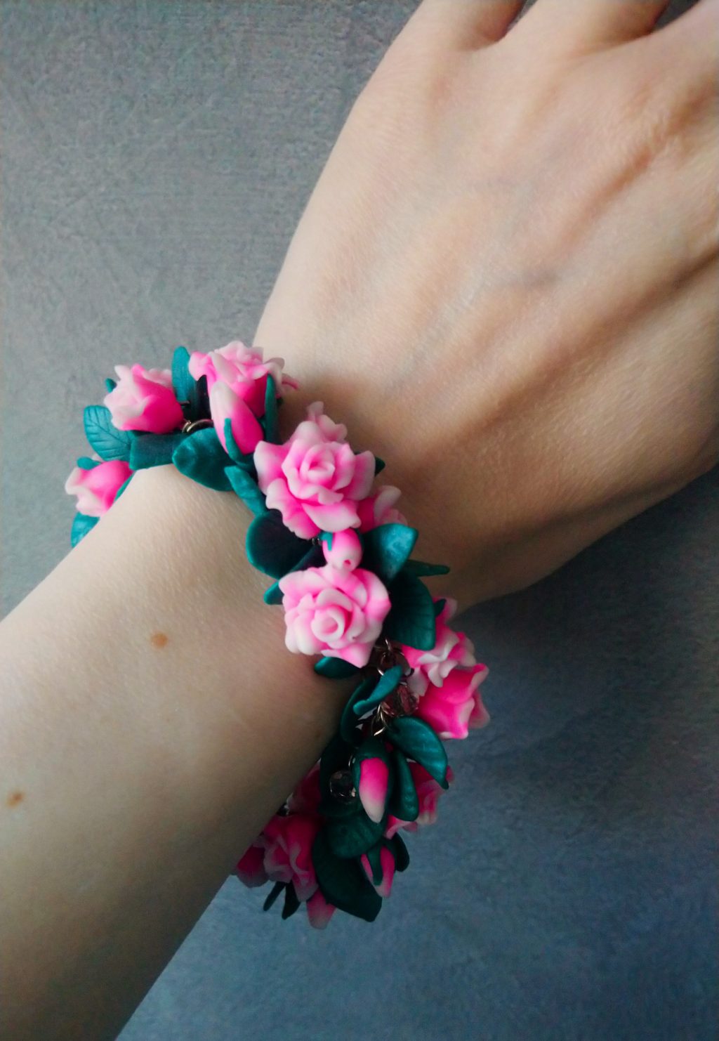 Браслет с розами из полимерной глины