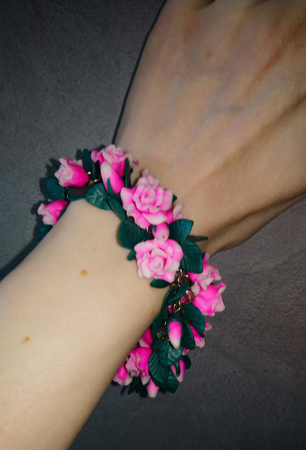 Браслет с розами из полимерной глины