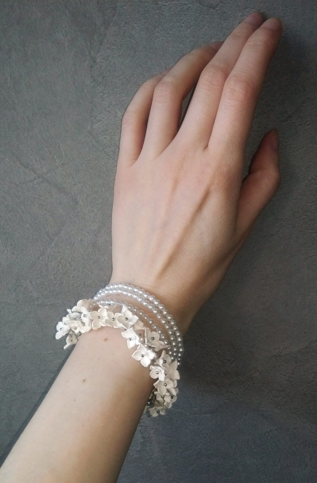 Сирень. Браслет с цветами из полимерной глины