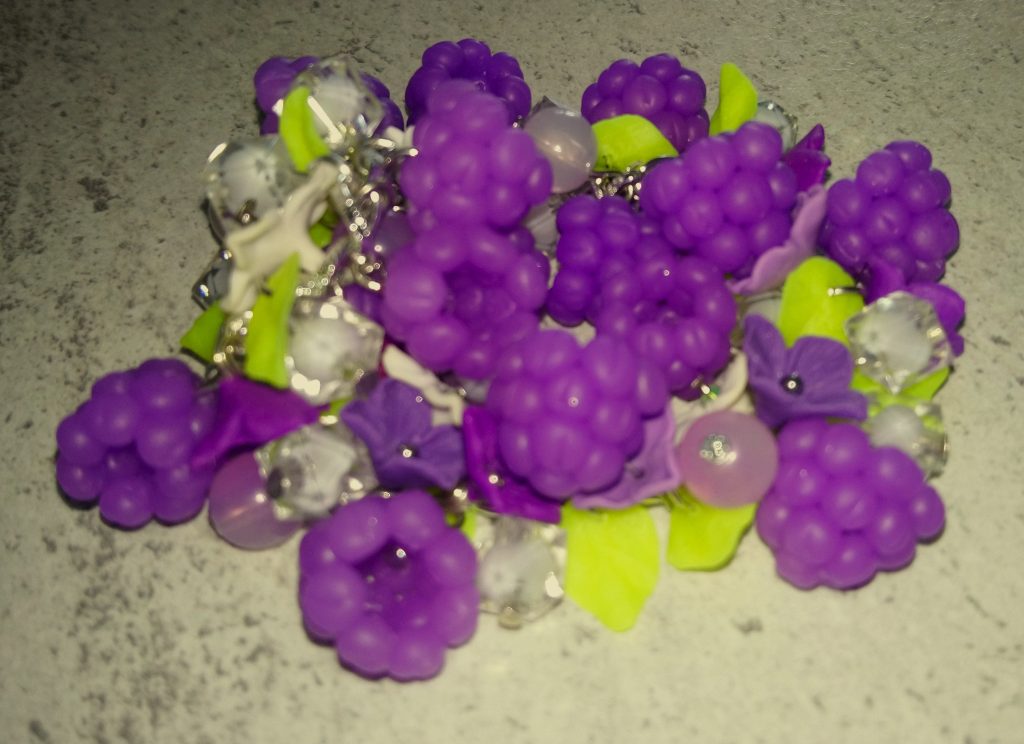 Браслет фантастическая малина из полимерной глины