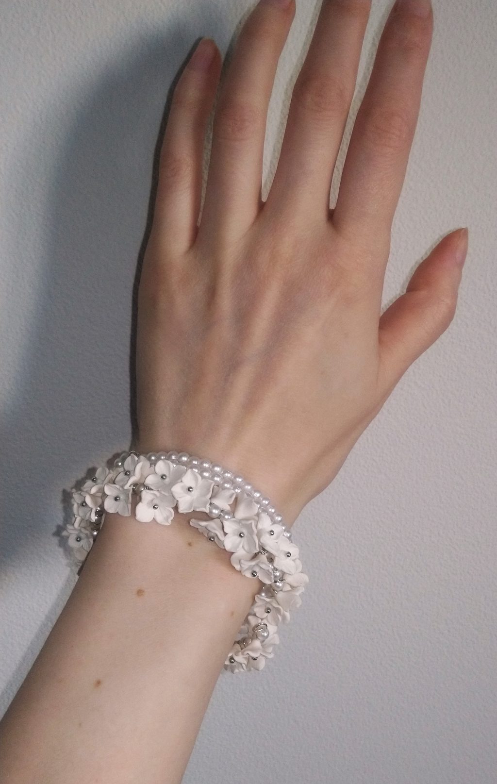 Сирень. Браслет с цветами из полимерной глины