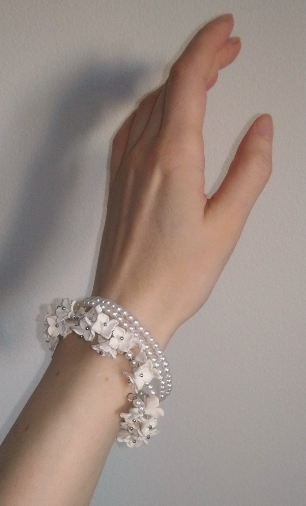 Сирень. Браслет с цветами из полимерной глины