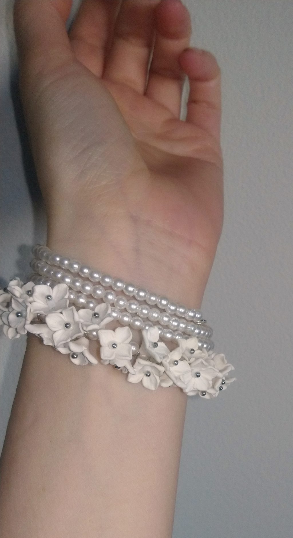 Сирень. Браслет с цветами из полимерной глины