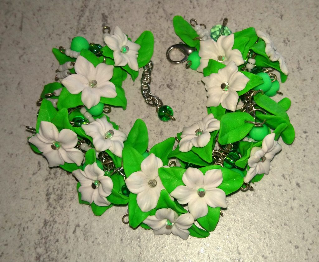 Браслет с летними цветами из полимерной глины