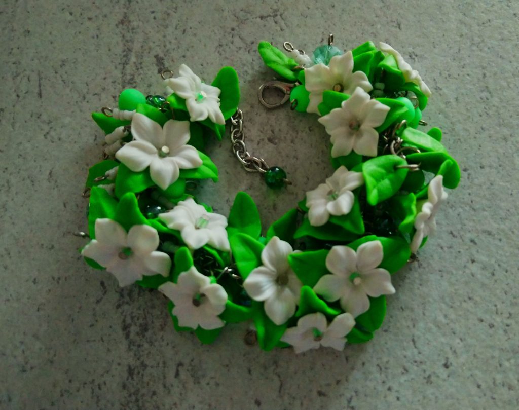Браслет с летними цветами из полимерной глины