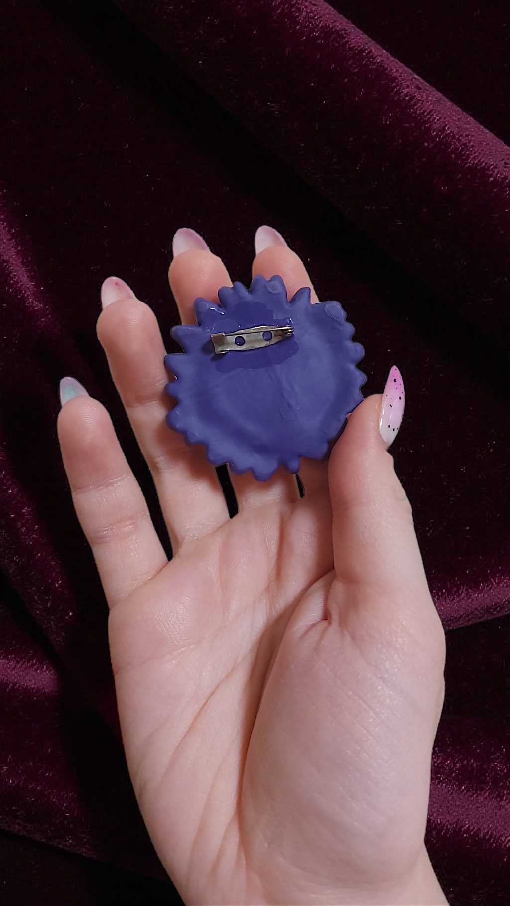 Брошь фиолетовая ромашка