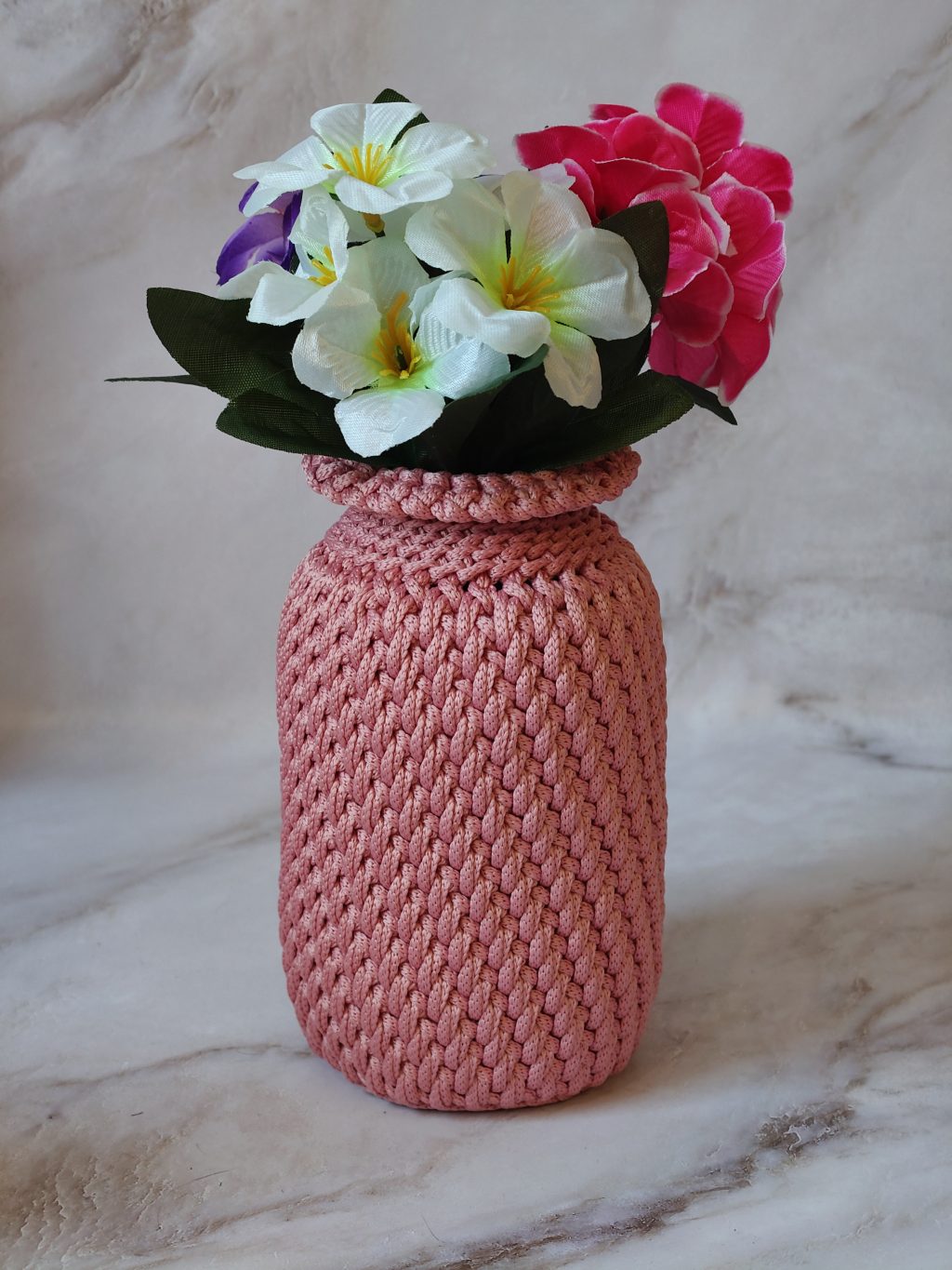 Ваза вязаная