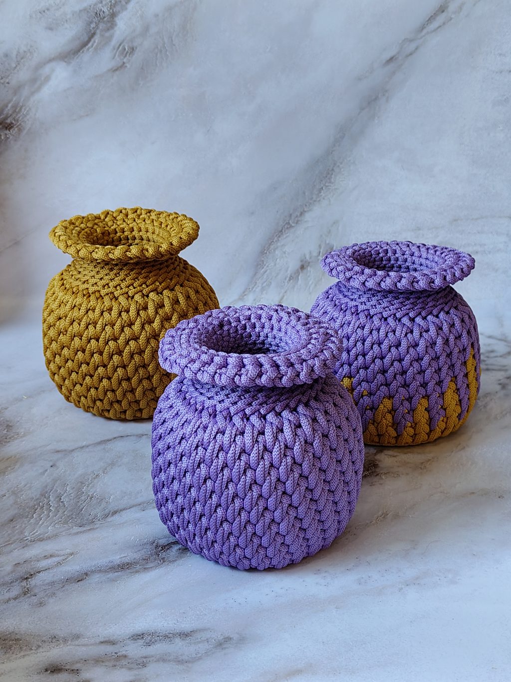 Ваза вязаная