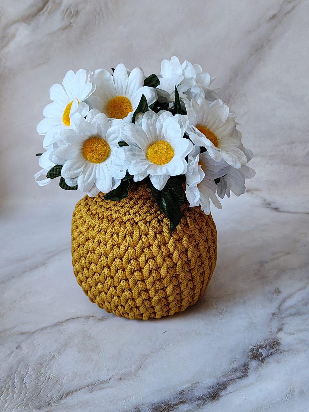 Ваза вязаная