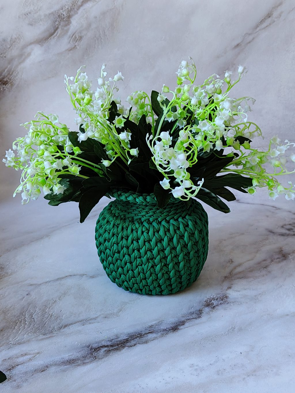 Ваза вязаная