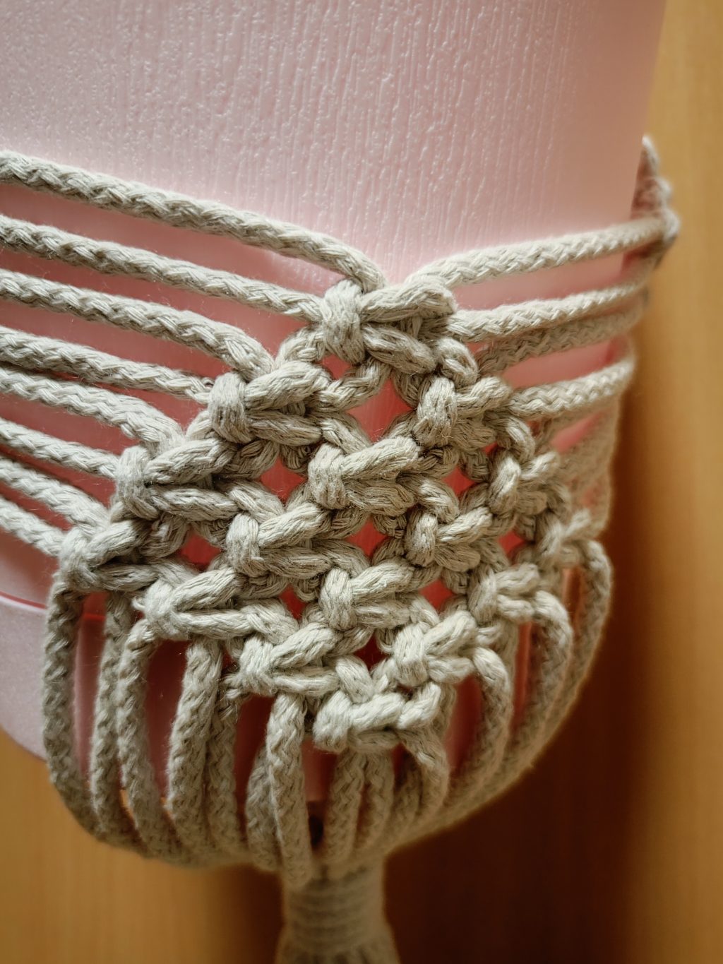 Кашпо макраме Ромбы серый