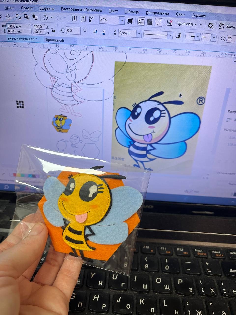 Брошка из фетра