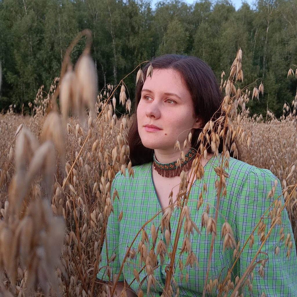 Чокер с деревянными бусинами