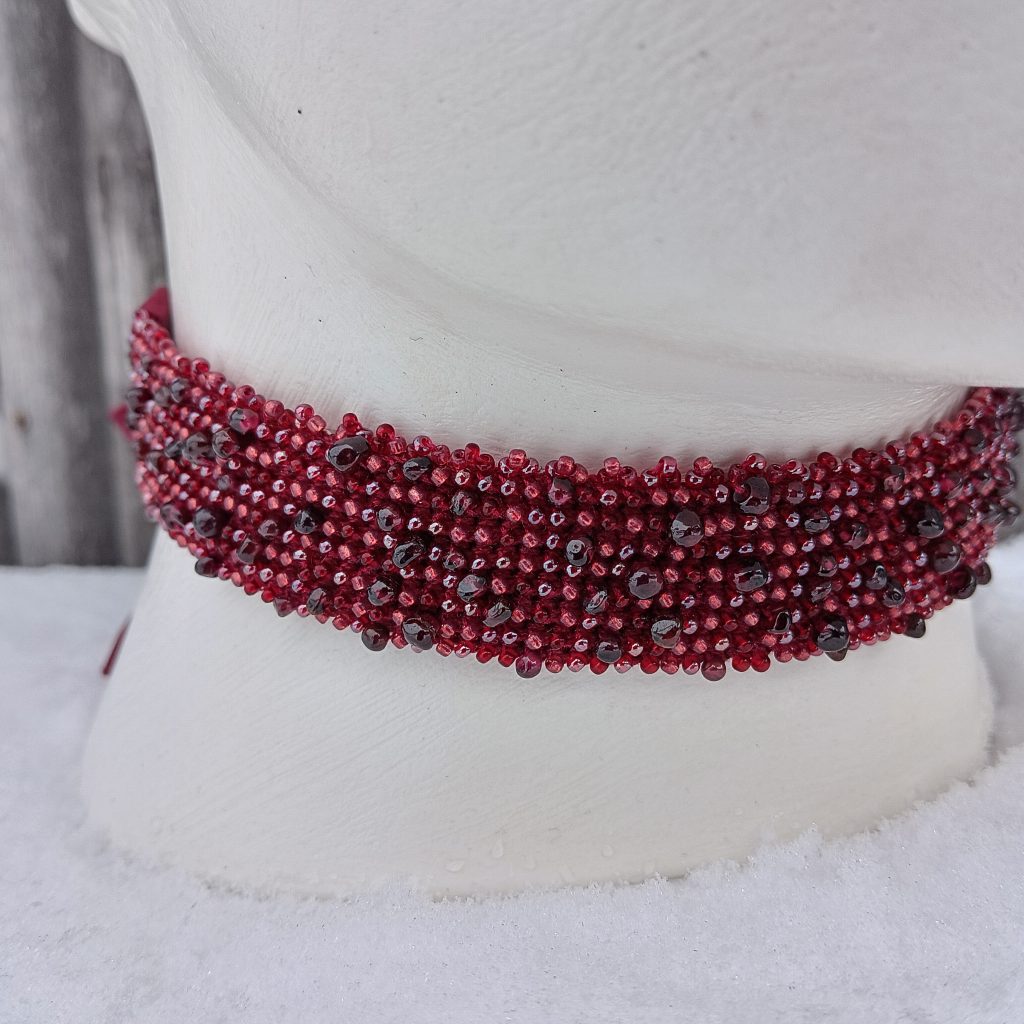 Чокер с гранатом