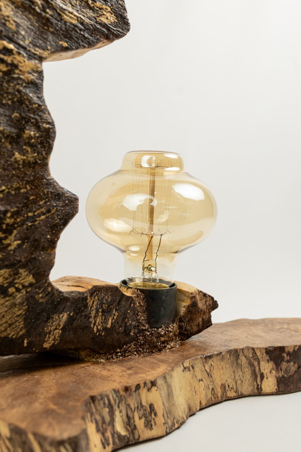 Настольная лампа