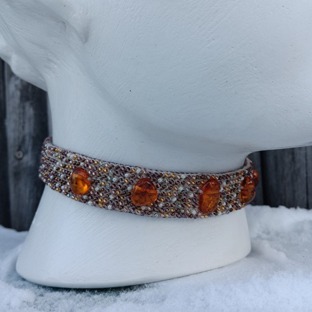 Янтарное ожерелье