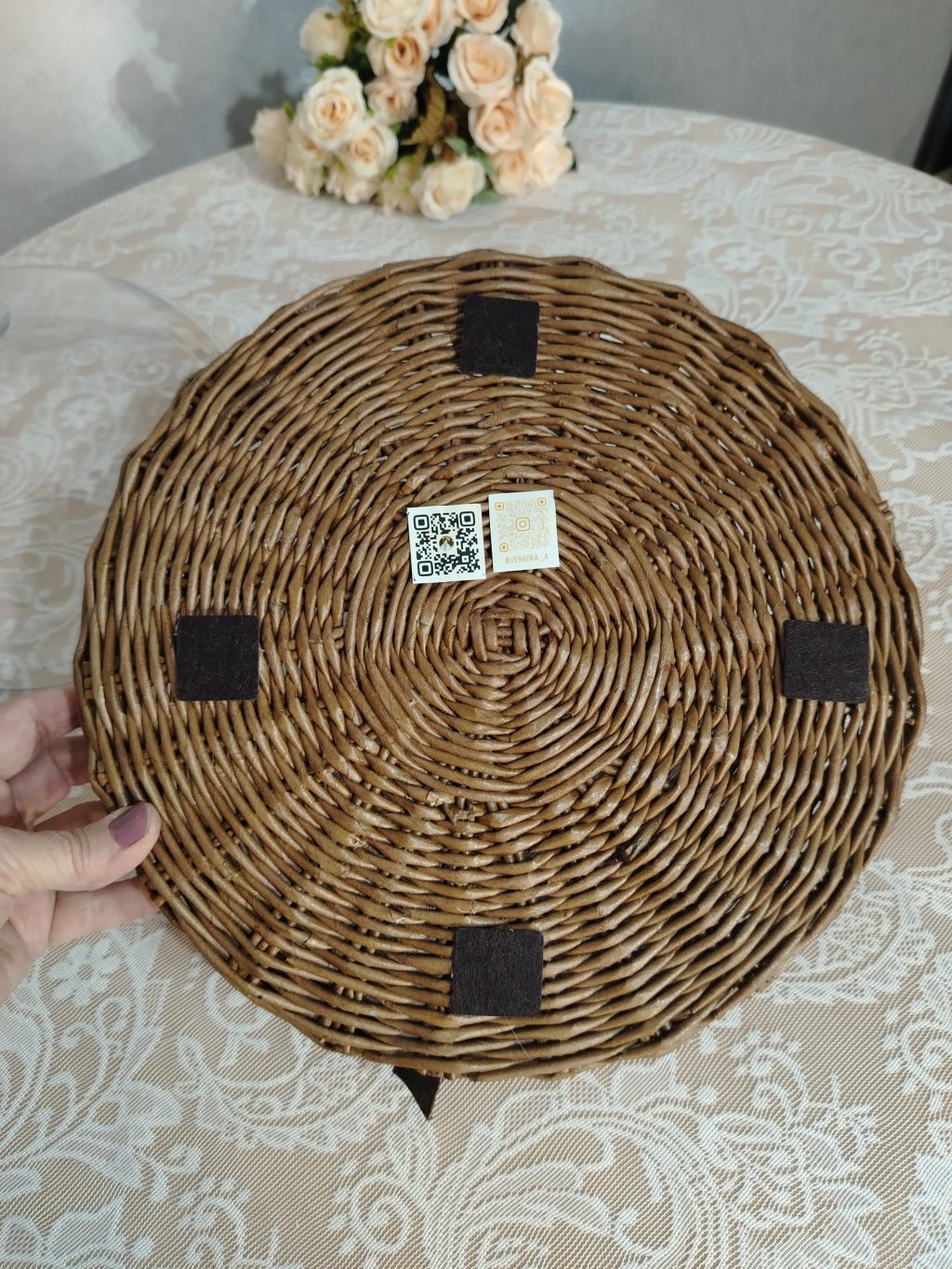 Поднос плетеный