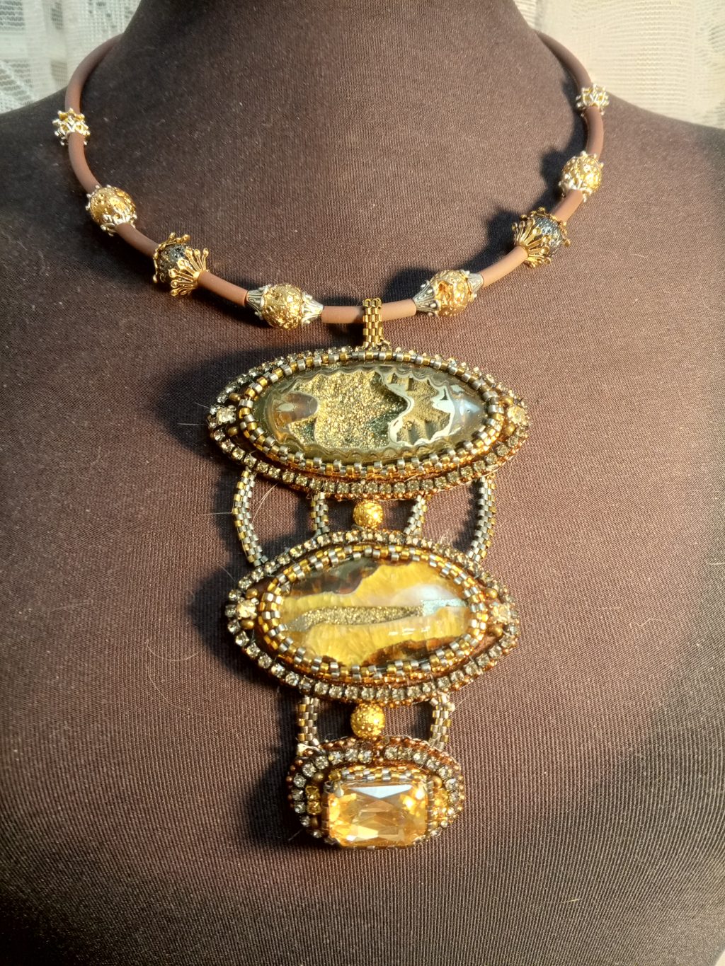 Колье «Таинственный топаз»