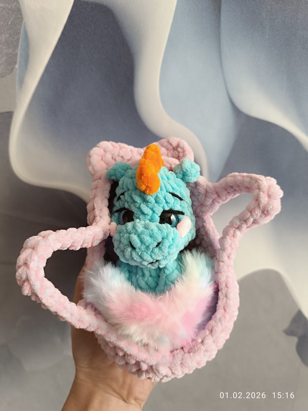 Котики в люльке